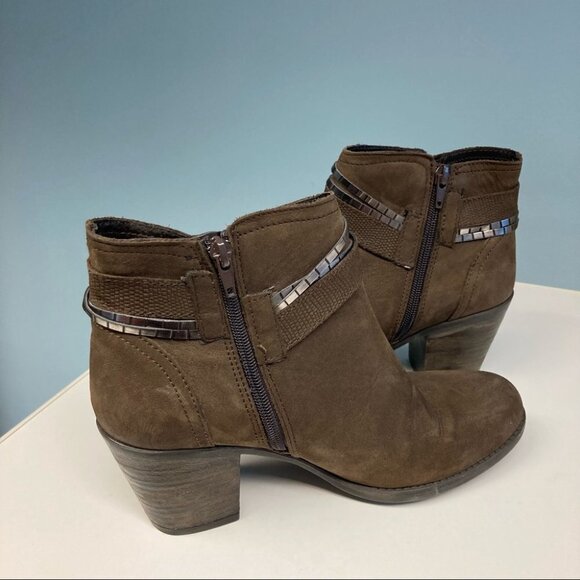 INGLEDEW’S Sz 41 Suede Embellished Made in Romania Stacked 3” Heel Booties - Picture 5 of 11